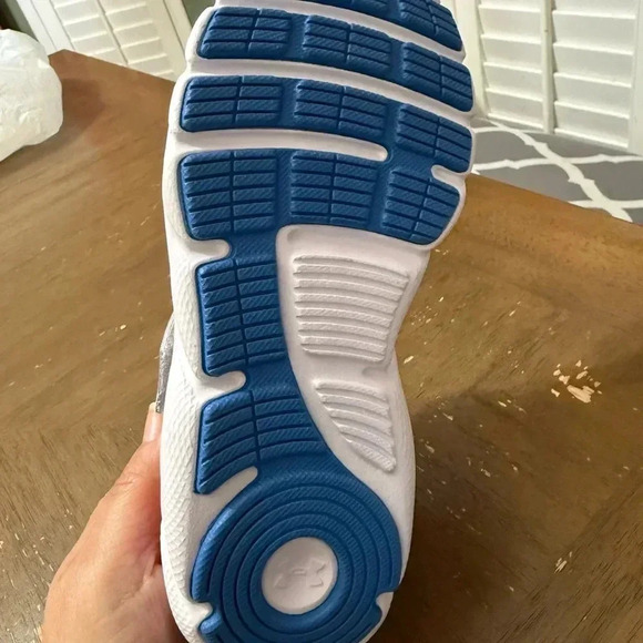 Under Armour Girl’s Tennis Shoes - Picture 8 of 15